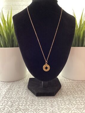 Hope Pendant on Cable Chain